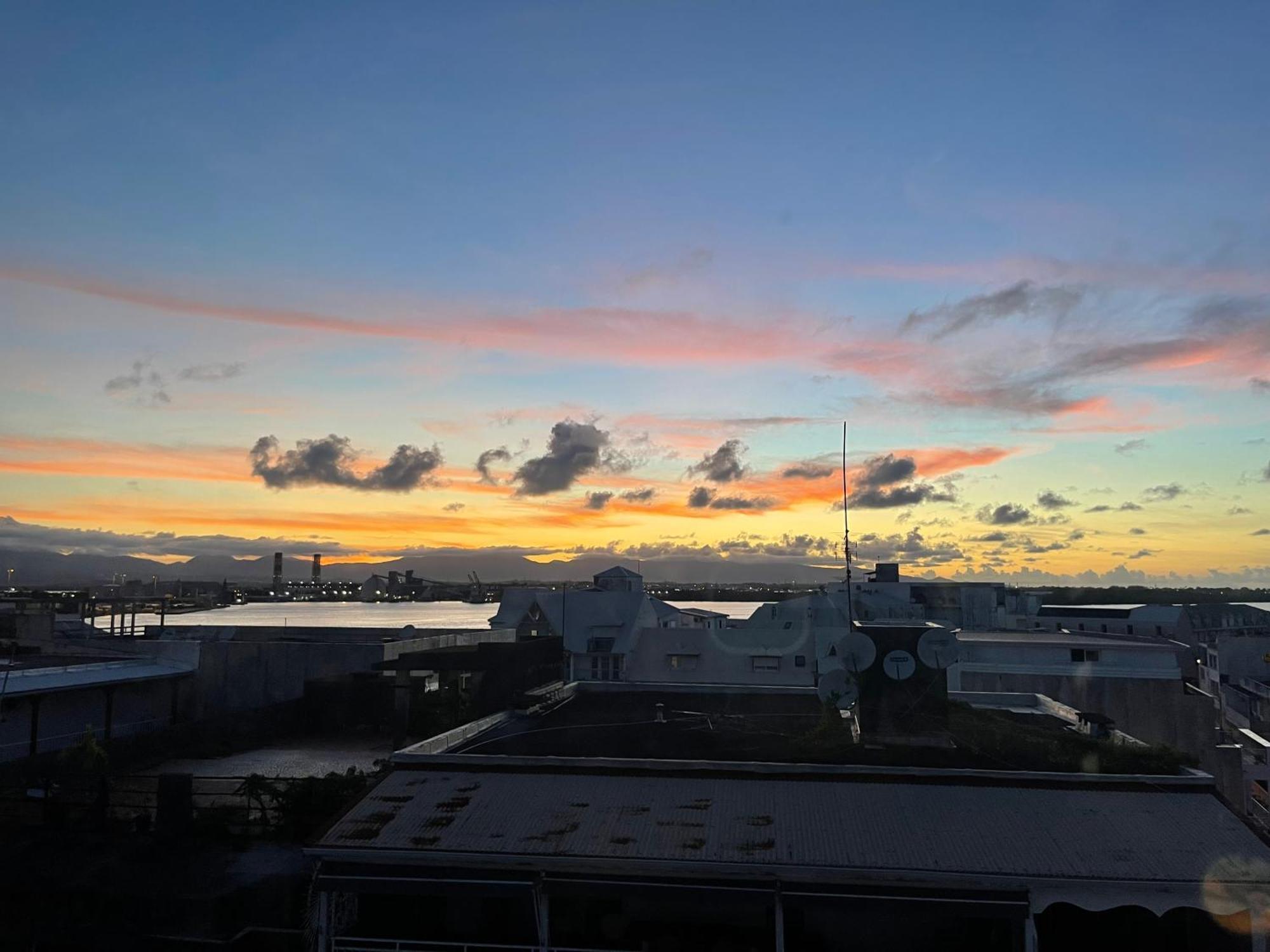 Penthouse Seaside 10 Min Port, Croisiere Et Aeroport Lägenhet Pointe-à-Pitre Exteriör bild