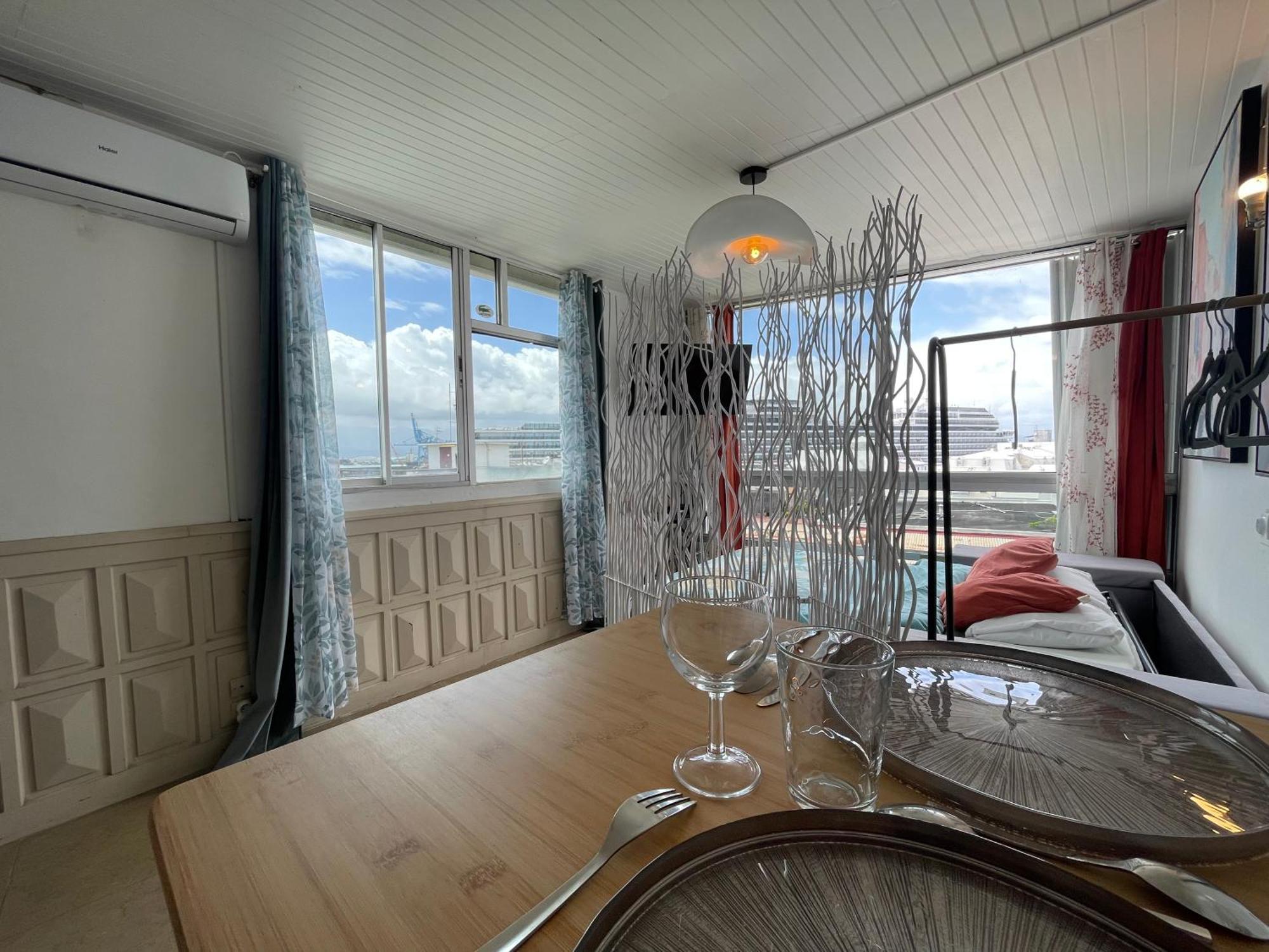 Penthouse Seaside 10 Min Port, Croisiere Et Aeroport Lägenhet Pointe-à-Pitre Exteriör bild